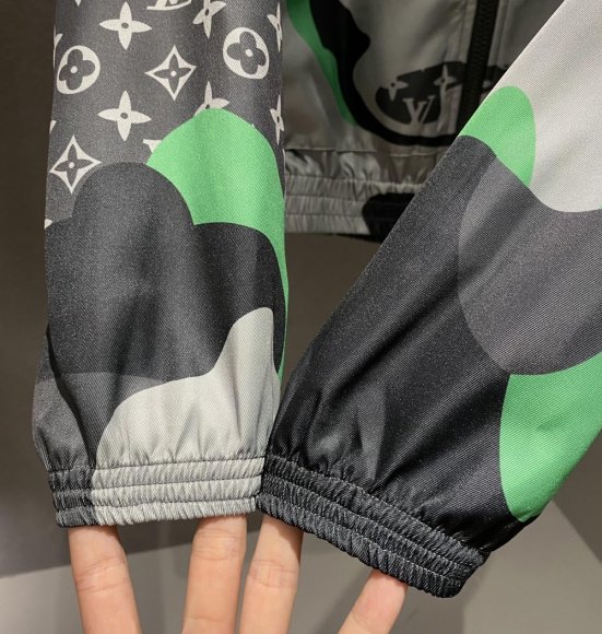 Louis Vuitton - Мужская куртка ветровка BP_0409LV7 Louis Vuitton - Мужская куртка ветровка BP_0409LV7