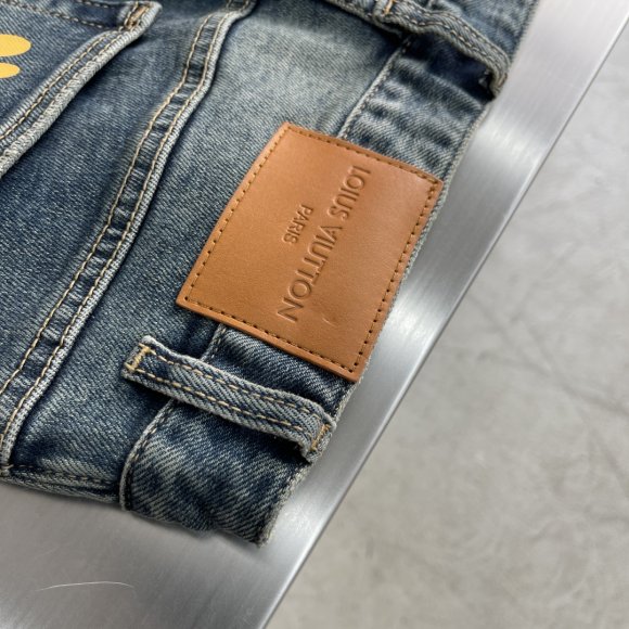 Louis Vuitton - Мужские штаны джинсы DZ_2012LV8 Louis Vuitton - Мужские штаны джинсы DZ_2012LV8