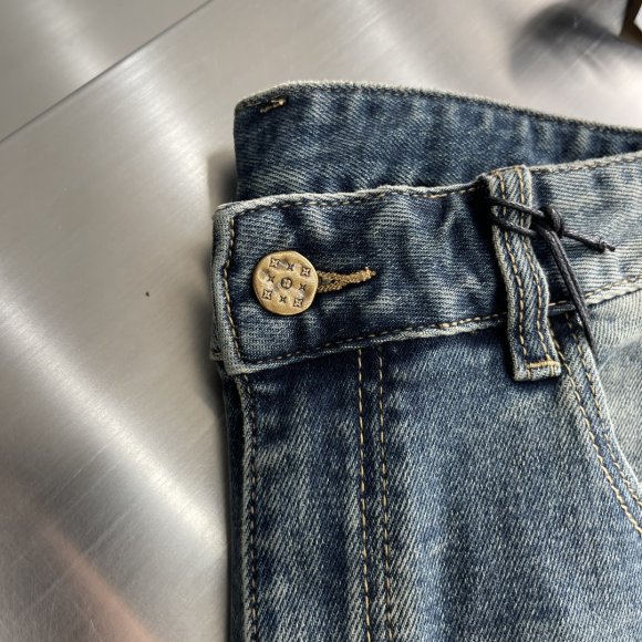 Louis Vuitton - Мужские штаны джинсы DZ_2012LV8 Louis Vuitton - Мужские штаны джинсы DZ_2012LV8