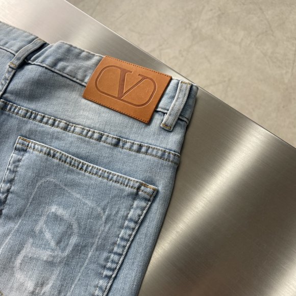 Valentino - Мужские штаны джинсы TJ_0204VA8 Valentino - Мужские штаны джинсы TJ_0204VA8