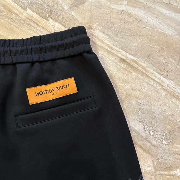 Louis Vuitton - Мужские шорты MI_2705LV2