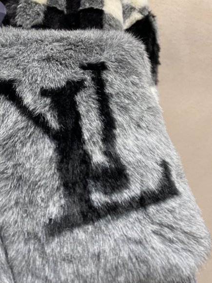 Louis Vuitton - Мужская куртка шуба DZ_0312LV1 Louis Vuitton - Мужская куртка шуба DZ_0312LV1