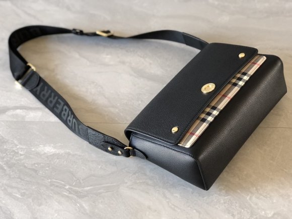 Burberry Crossbody Сумка мессенджер BU_0906BU1