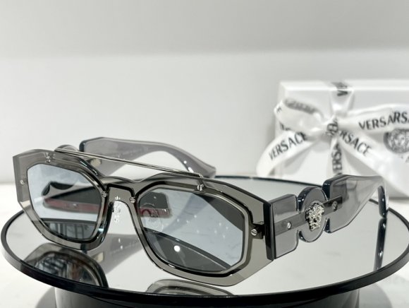 Versace Солнцезащитные очки BO_0702VE1 Versace Солнцезащитные очки BO_0702VE1