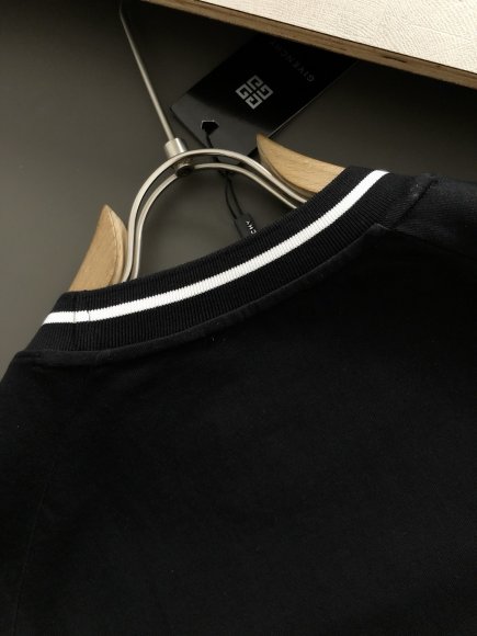 Givenchy - Мужская футболка майка DZ_1202GI6 Givenchy - Мужская футболка майка DZ_1202GI6