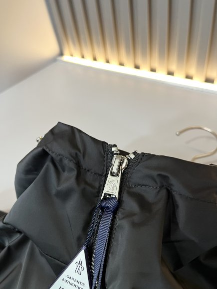 Moncler - Мужская куртка ветровка DF_0208MO2 Moncler - Мужская куртка ветровка DF_0208MO2