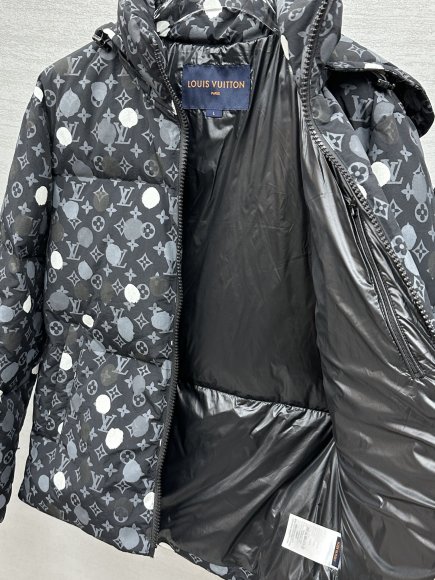 Louis Vuitton & Yayoi Kusama Painted Dots - Мужская куртка пуховик DZ_1210LV1 Louis Vuitton & Yayoi Kusama Painted Dots - Мужская куртка пуховик DZ_1210LV1