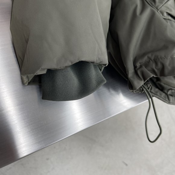 Stone Island - Мужская куртка пуховик TJ_2310SI2