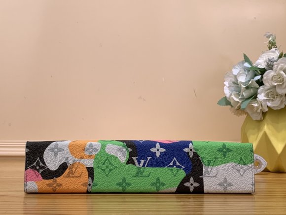 Louis Vuitton Pochette Voyage - Сумка клатч CN_0111LV1