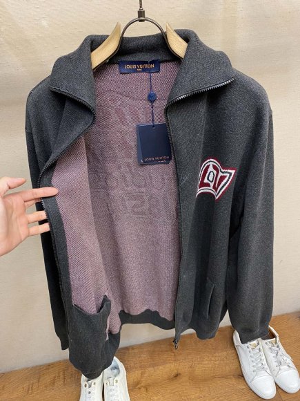 Louis Vuitton - Мужская кофта толстовка DZ_1208LV1 Louis Vuitton - Мужская кофта толстовка DZ_1208LV1