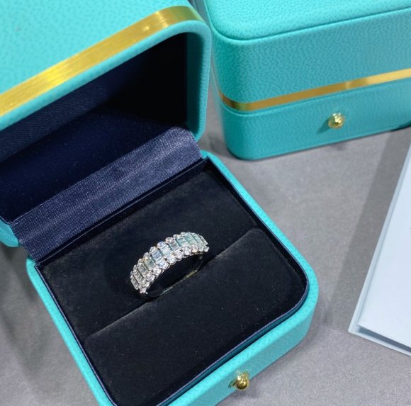 Tiffany Кольцо OR_2702TF2