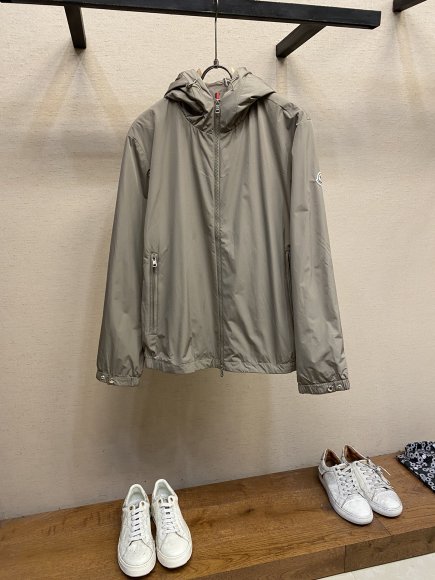 Moncler - Мужская куртка парка DZ_2409MO4 Moncler - Мужская куртка парка DZ_2409MO4