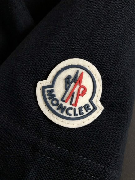 Moncler - Мужская футболка майка DZ_1202MO9 Moncler - Мужская футболка майка DZ_1202MO9