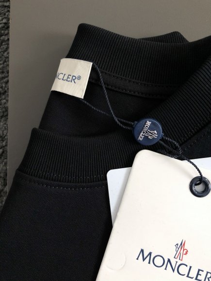 Moncler - Мужская футболка майка DZ_1202MO9 Moncler - Мужская футболка майка DZ_1202MO9