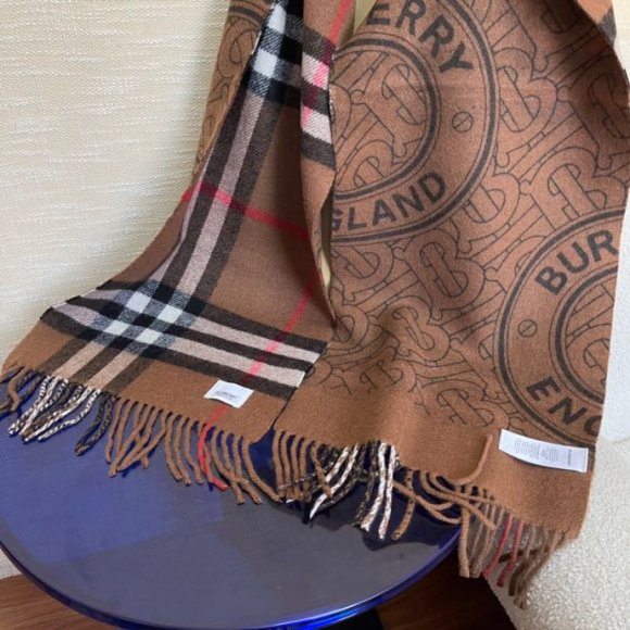 Burberry Кашемировый шарф JX_2111BU3 Burberry Кашемировый шарф JX_2111BU3