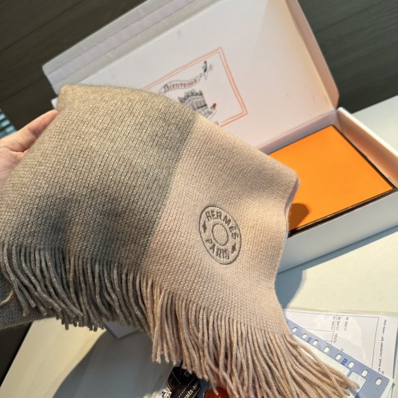 Hermes - Кашемировый шарф JX_0710HE2 Hermes - Кашемировый шарф JX_0710HE2