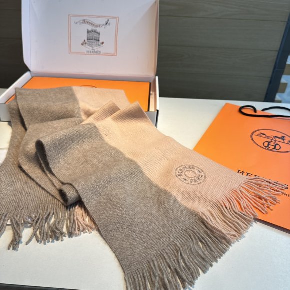 Hermes - Кашемировый шарф JX_0710HE2 Hermes - Кашемировый шарф JX_0710HE2