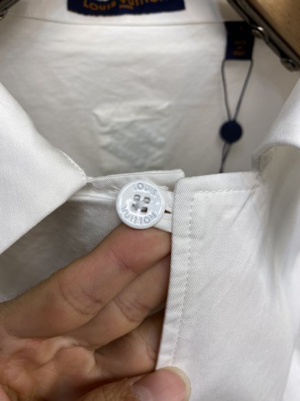 Louis Vuitton - Мужская рубашка DZ_2203LV7 Louis Vuitton - Мужская рубашка DZ_2203LV7