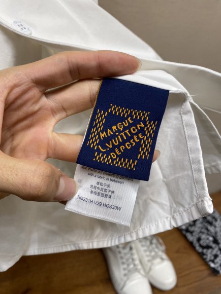 Louis Vuitton - Мужская рубашка DZ_2203LV7 Louis Vuitton - Мужская рубашка DZ_2203LV7