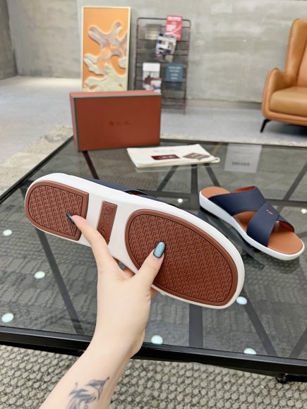 Loro Piana - Мужские шлепанцы сандалии RU_0304LP8 Loro Piana - Мужские шлепанцы сандалии RU_0304LP8