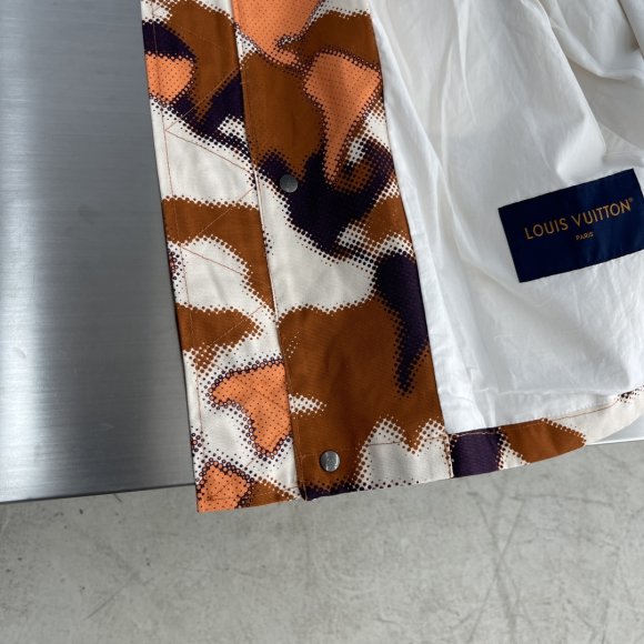 Louis Vuitton - Мужская куртка ветровка TJ_0801LV1