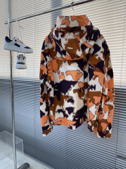 Louis Vuitton - Мужская куртка ветровка TJ_0801LV1 Louis Vuitton - Мужская куртка ветровка TJ_0801LV1