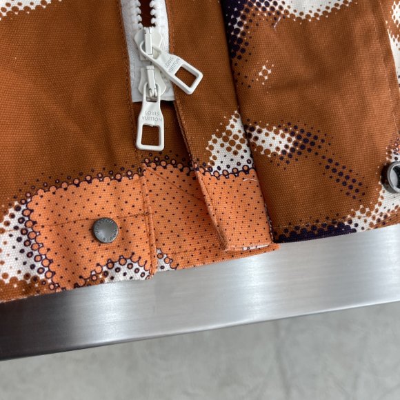 Louis Vuitton - Мужская куртка ветровка TJ_0801LV1 Louis Vuitton - Мужская куртка ветровка TJ_0801LV1