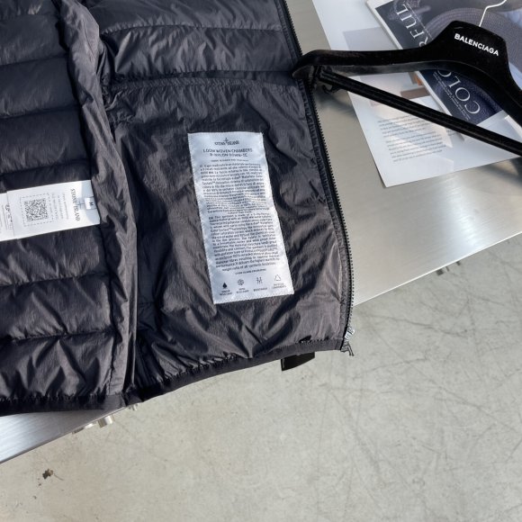 Stone Island - Мужская куртка пуховик TJ_2310SI7