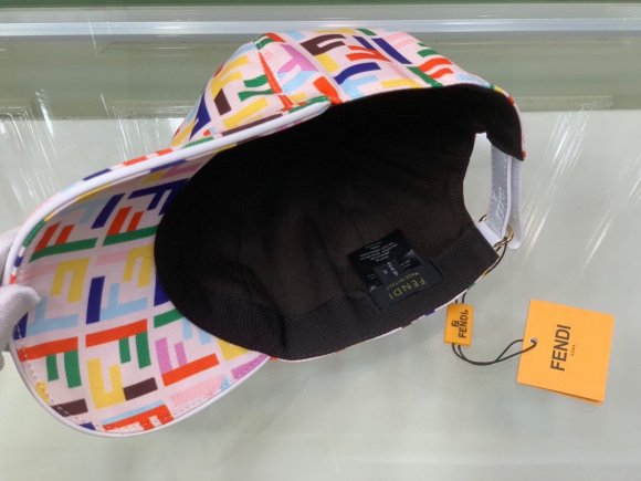 Fendi - Бейсболка кепка AO_2404FE7 Fendi - Бейсболка кепка AO_2404FE7