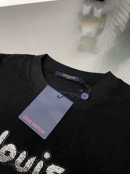 Louis Vuitton - Мужская футболка майка DZ_2203LV9 Louis Vuitton - Мужская футболка майка DZ_2203LV9