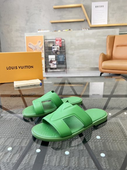 Louis Vuitton - Мужские шлепанцы сандалии RU_0304LV10 Louis Vuitton - Мужские шлепанцы сандалии RU_0304LV10