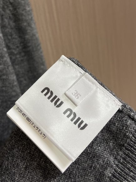 Miu Miu - Мужская кофта свитер поло кардиган DZ_2409MM8