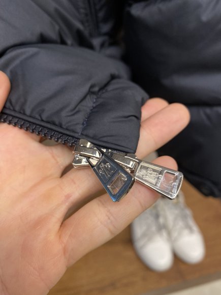 Moncler - Мужская куртка пуховик DZ_0611MO2 Moncler - Мужская куртка пуховик DZ_0611MO2