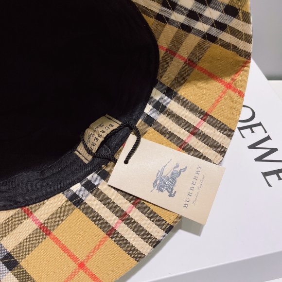 Burberry - Панама AO_2404BU8 Burberry - Панама AO_2404BU8