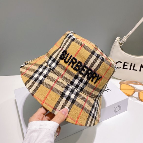 Burberry - Панама AO_2404BU8 Burberry - Панама AO_2404BU8