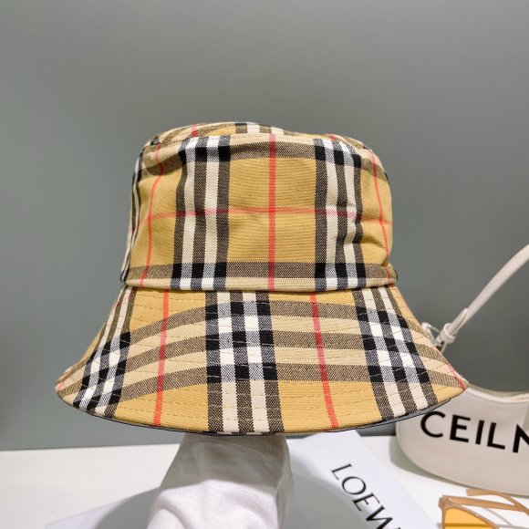 Burberry - Панама AO_2404BU8 Burberry - Панама AO_2404BU8