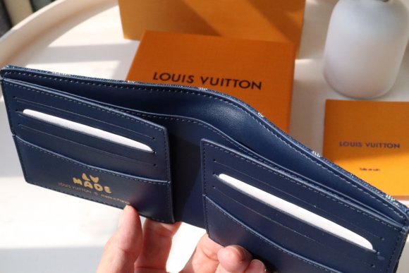 Louis Vuitton Кошелек CN_1802LV8