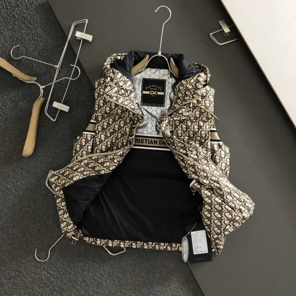 Dior - Мужской жилет пуховик DZ_1310DI7