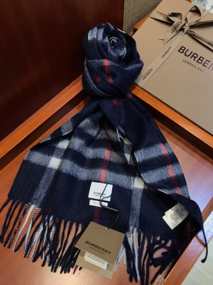 Burberry - Кашемировый шарф JX_0412BU1