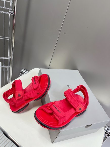 Balenciaga - Женские шлепанцы ST3_1905BA2