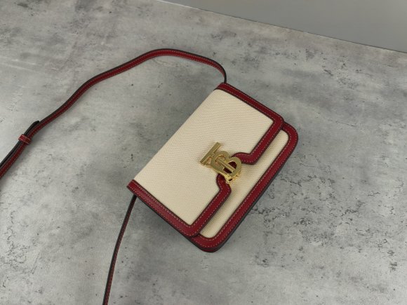 Burberry Сумка мессенджер BU_1802BU1