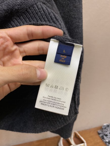 Louis Vuitton - Мужская шерстяная кофта свитер DZ_0810LV2 Louis Vuitton - Мужская шерстяная кофта свитер DZ_0810LV2