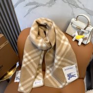 Burberry - Шерстяной шарф JX_0412BU2