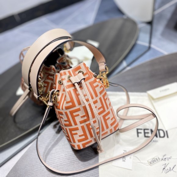 Fendi Mon Tresor Женская сумка- кисет GI_1802FE1