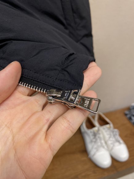 Ami - Мужской жилет пуховик DZ_0810AM3