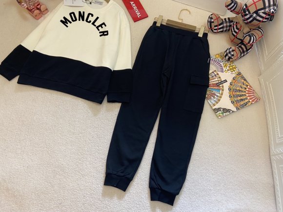 Moncler - Детский спортивный костюм QK_1308MO4