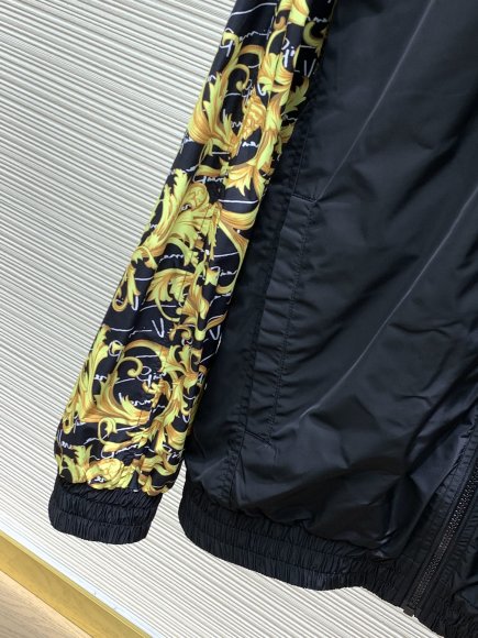 Versace - Мужская ветровка куртка TI_2309VE3 Versace - Мужская ветровка куртка TI_2309VE3