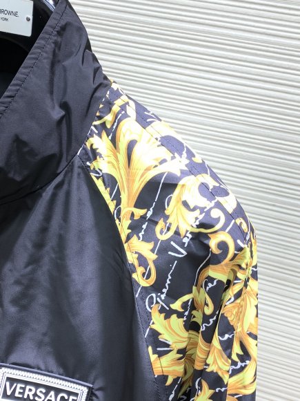 Versace - Мужская ветровка куртка TI_2309VE3 Versace - Мужская ветровка куртка TI_2309VE3