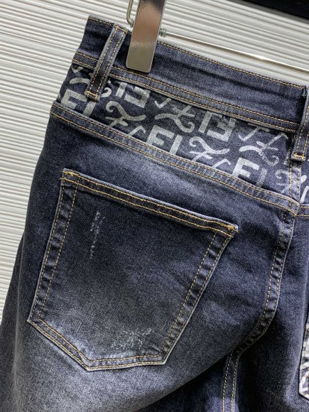 Fendi - Мужские джинсовые шорты TI_0605FE11 Fendi - Мужские джинсовые шорты TI_0605FE11
