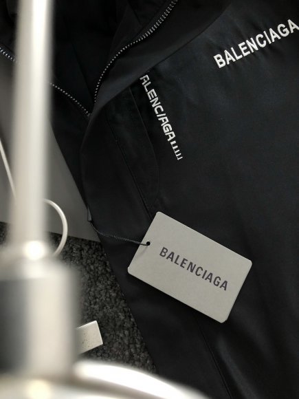 Balenciaga - Мужская куртка ветровка DF_2509BA2 Balenciaga - Мужская куртка ветровка DF_2509BA2